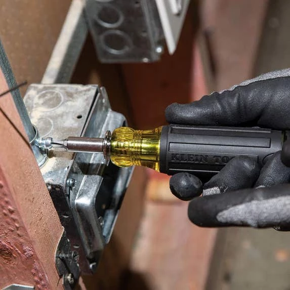 Klein Tools Klein 14-in-1 Multi-Bit Adjustable Length Screwdriver 32303 7 Klein Tools Klein 14-in-1 Multi-Bit Adjustable Length Screwdriver 32303 - Image 5